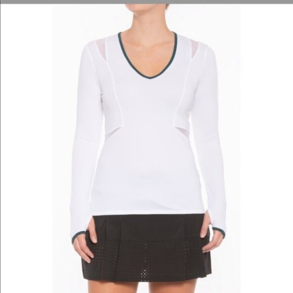 LIKE NEW! Lucky in Love White V-Neck Long Sleeve Top Size Medium (8-10)